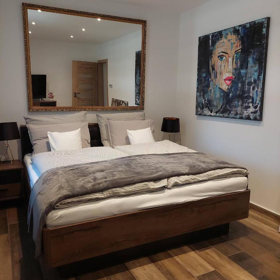 Dr Becsey Luxury Apartman Bekescsaba Exterior foto